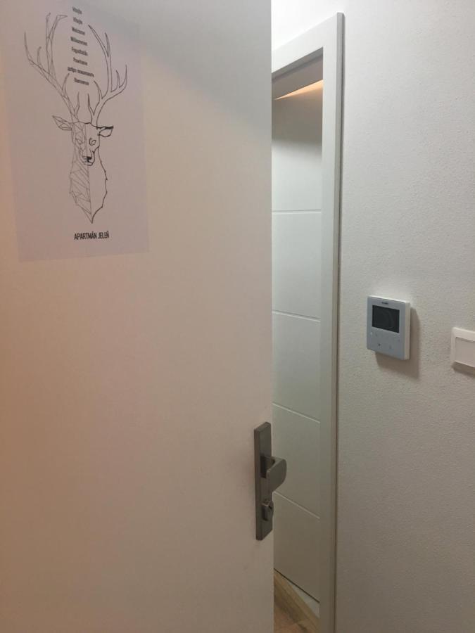 טאלה Apartman Jelen Chopok Juh-Trangoska מראה חיצוני תמונה